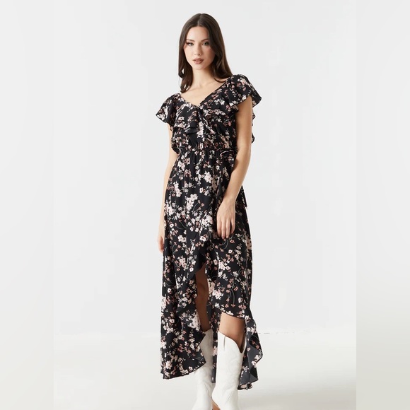 Dresses & Skirts - Floral Print Ruffle Neck Hi-Low Maxi Dress New with tag
